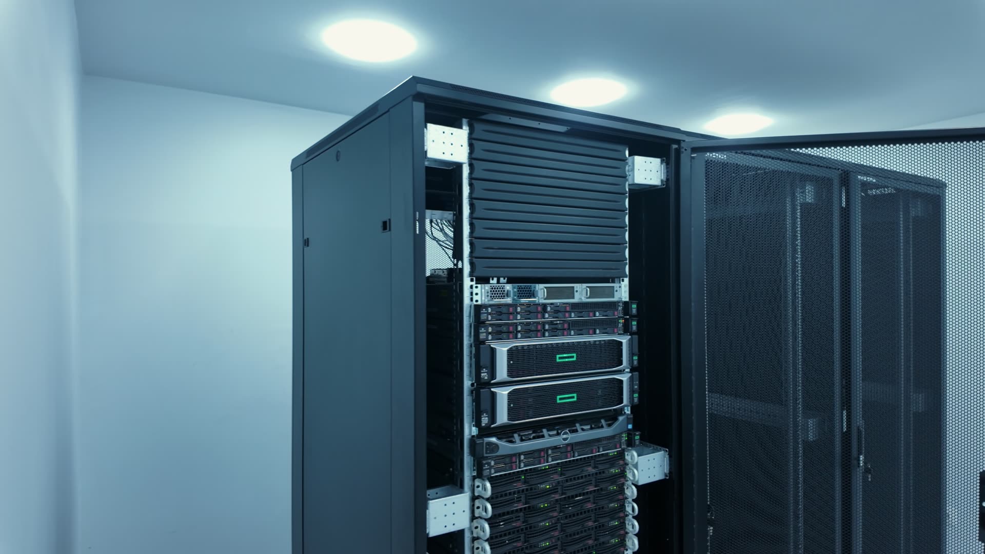 Les équipes DATAGIX dans la salle serveurs